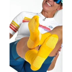 Fietssokken Geel Ademend Met Compressieband En Anti Slip 8andCounting -ShoeFlex Verkoopwinkel fietssokken geel ademend met compressieband en anti slip 8andcounting 2